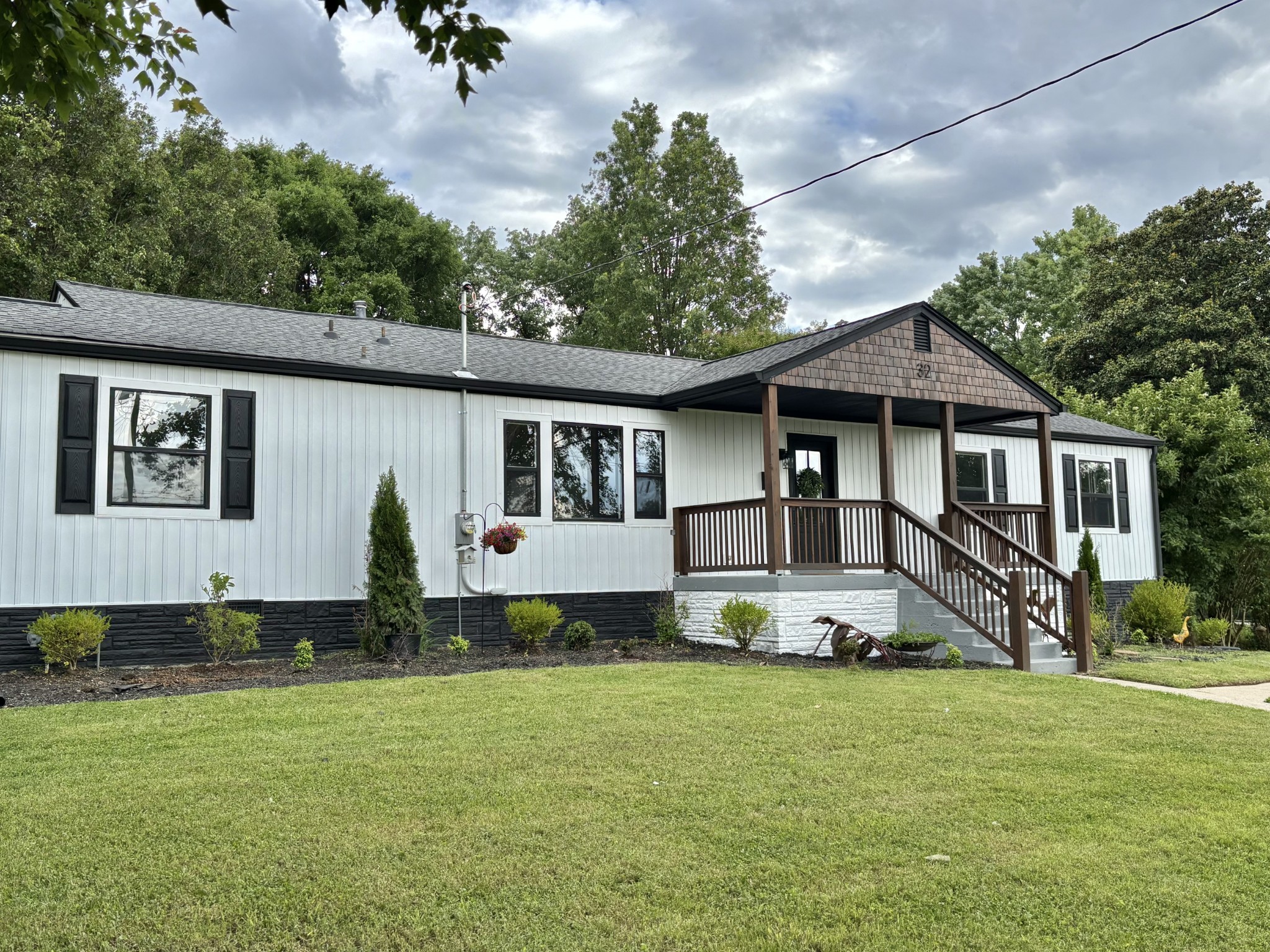 32 Jones Cir