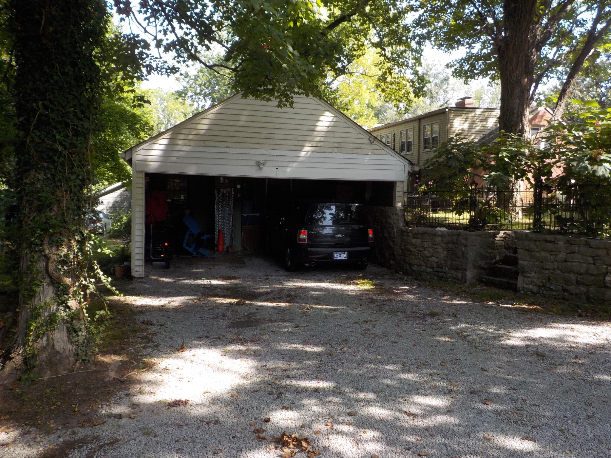 216 N Hume Ave