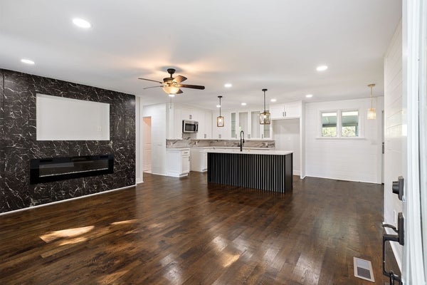 1124 APPLE ST, LEWISBURG, TN 37091 - Image c1c4192e62dcffb4dbd83e9935bd1e84/1074845660