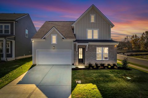 Photo of 1319 Ruddy Way, Lebanon, TN 37090 (MLS # 3123375)