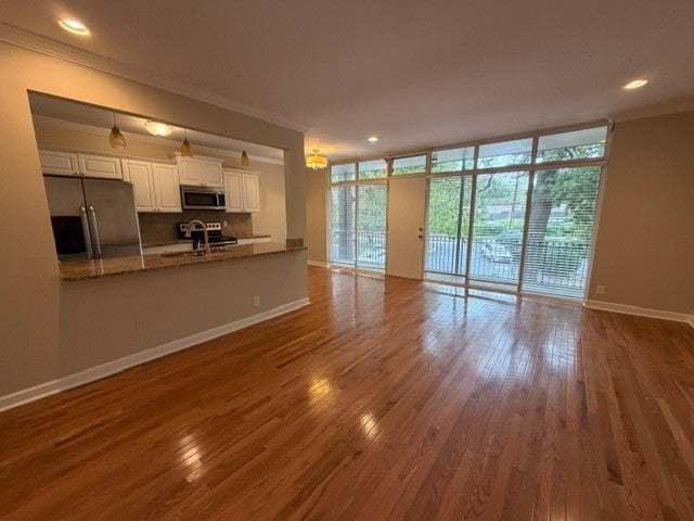3909 Whitland Ave 203