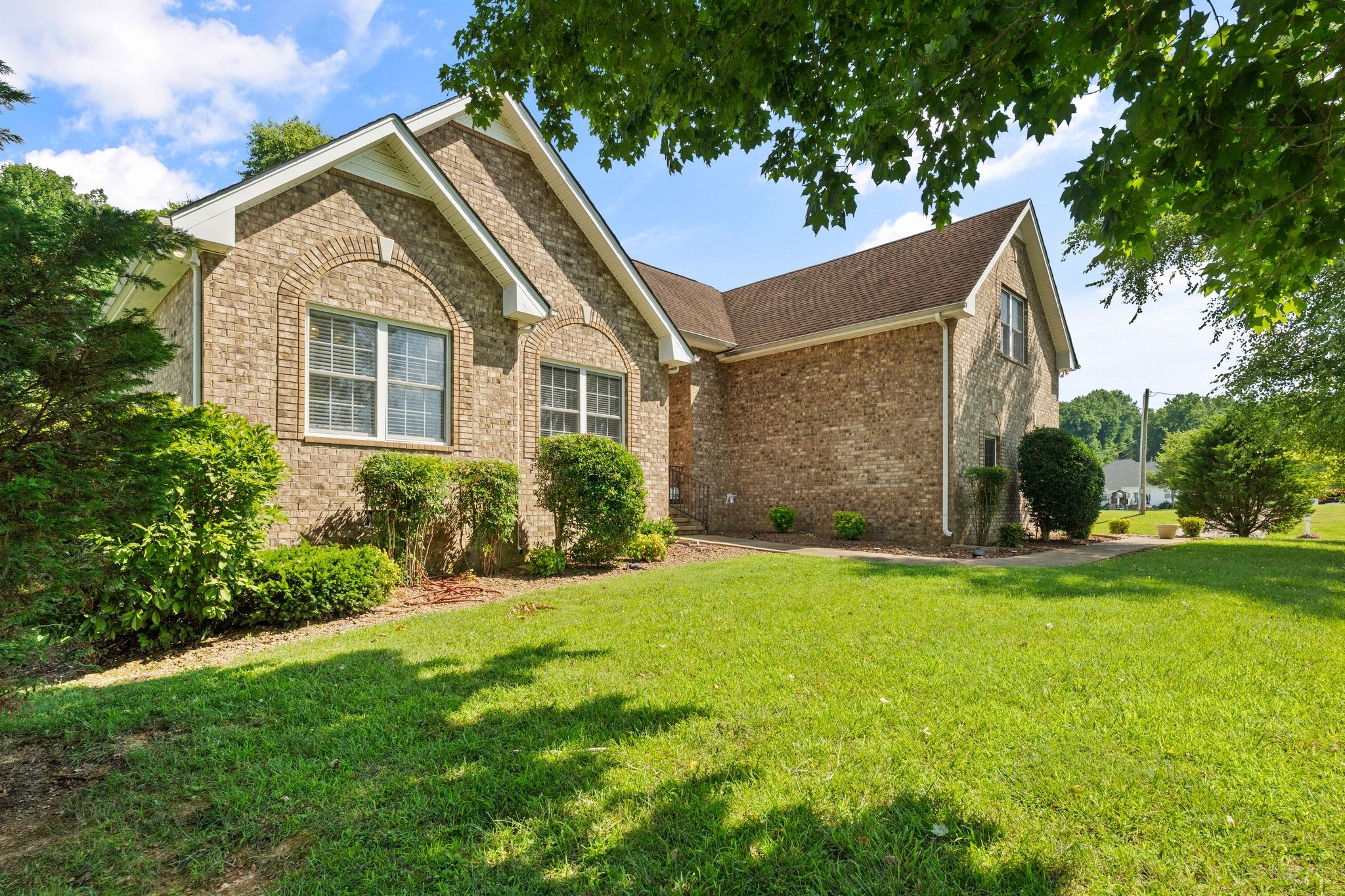 702 Gunn Ln