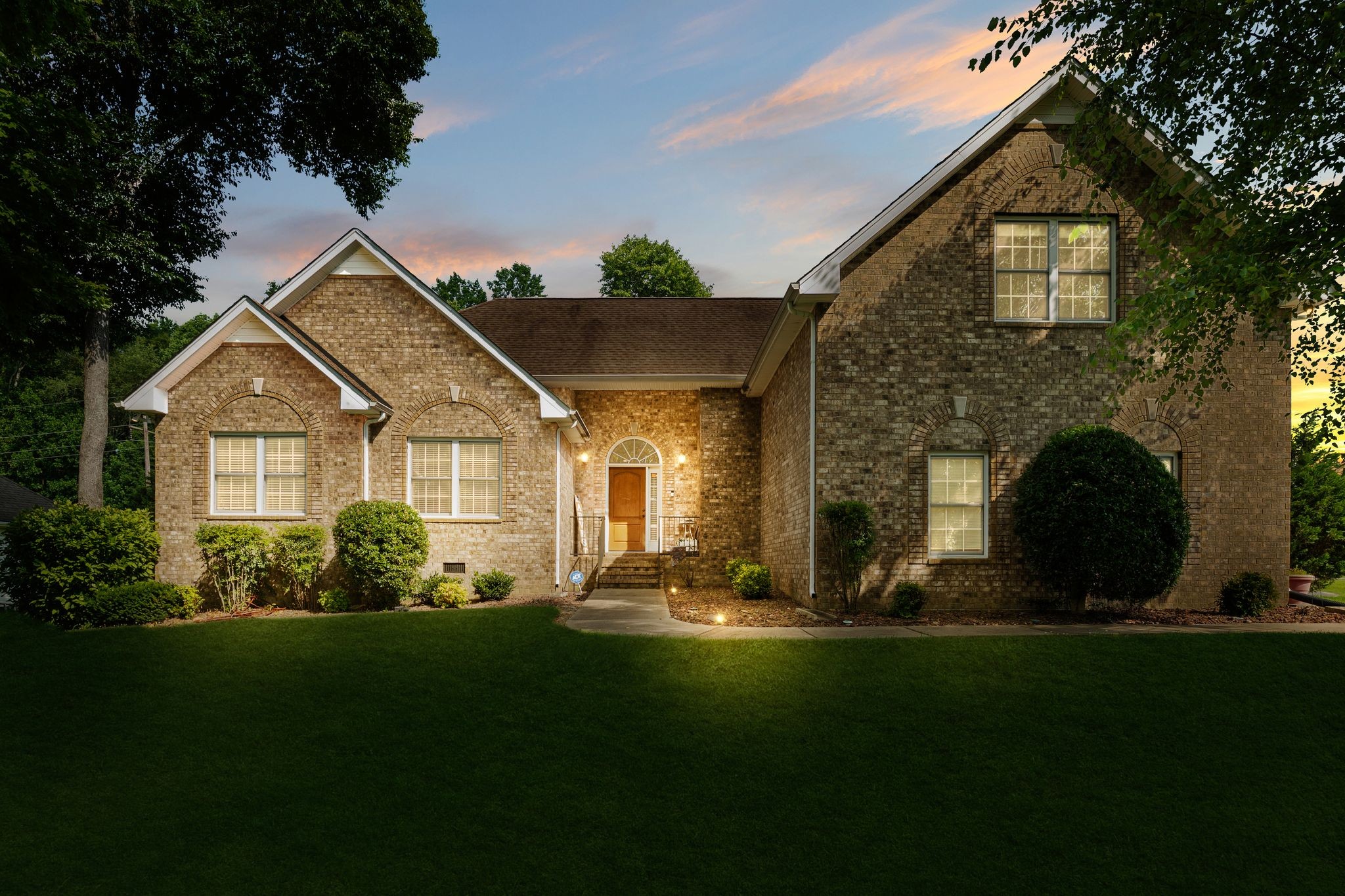 702 Gunn Ln