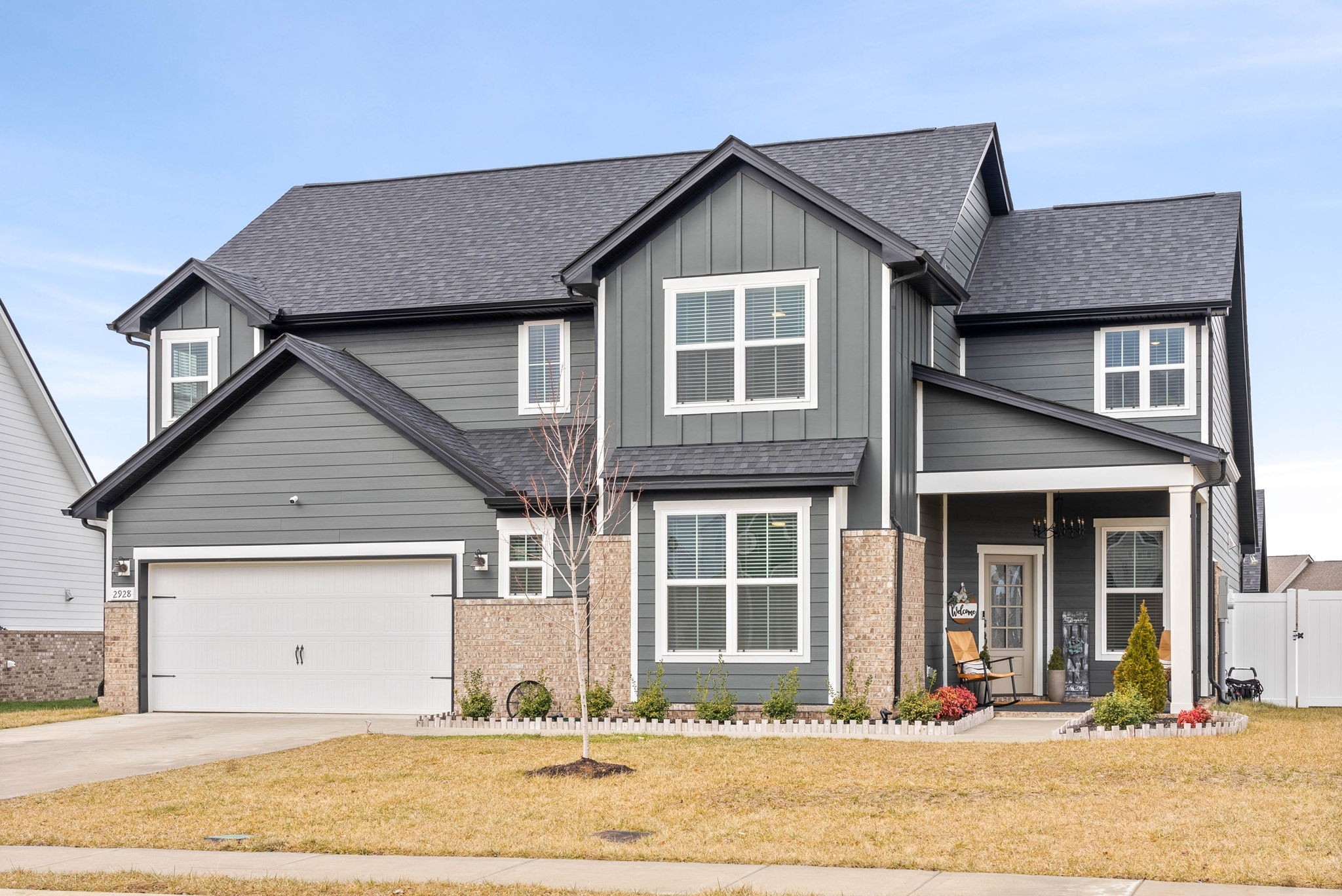 2928 Woodcrest Dr