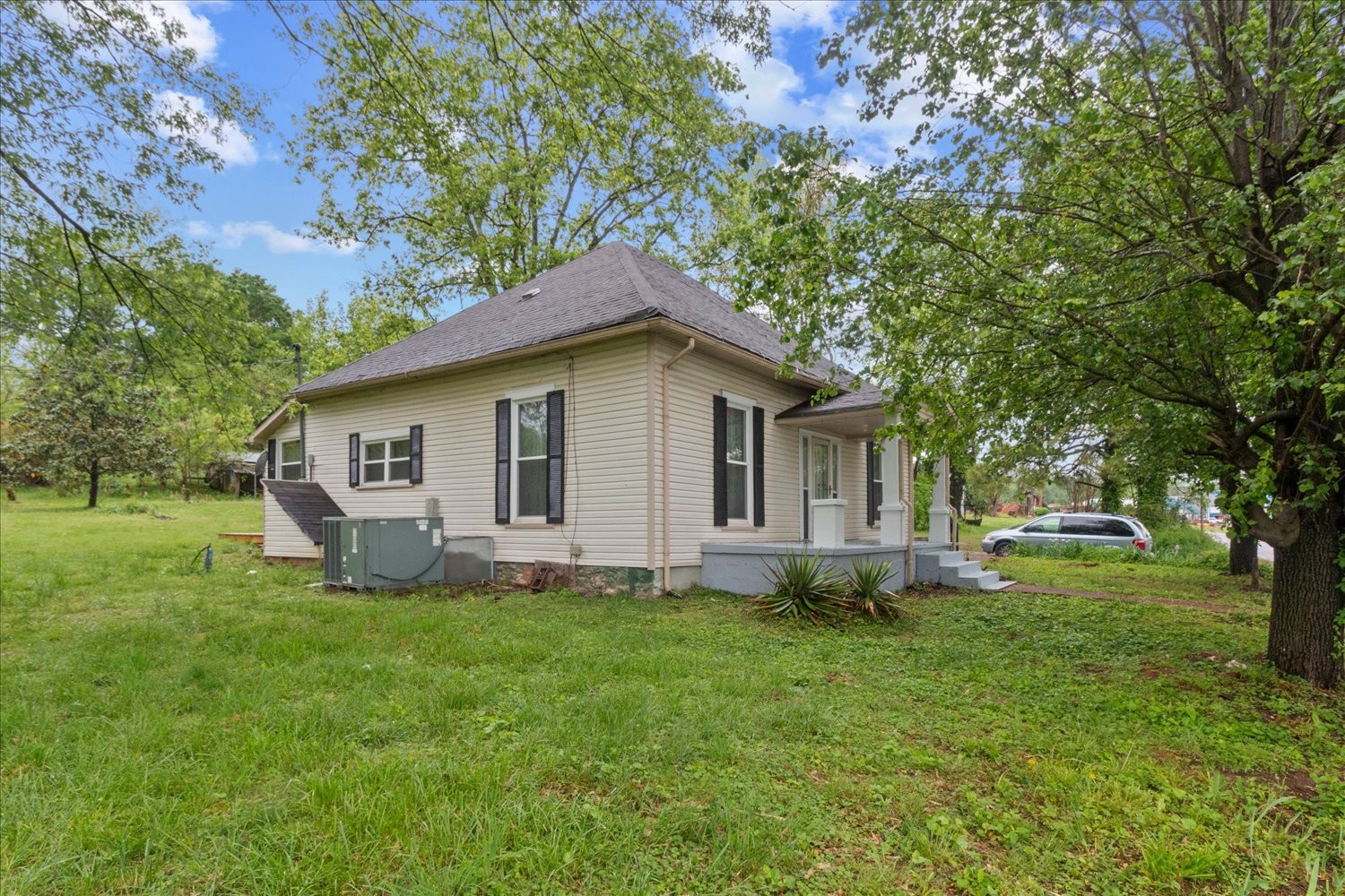 1049 Depot St