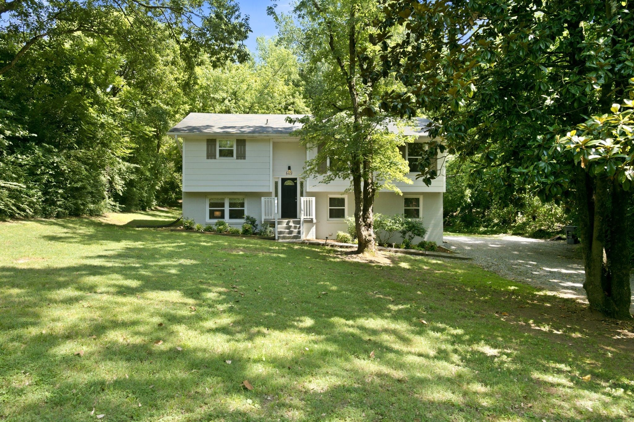 4-bed home for sale in Nashville, TN 37209, 6419 Charlotte Road Cir 6419 Charlotte Road Cir, Nashville TN 37209 4-bed home, photo 2 of 22
