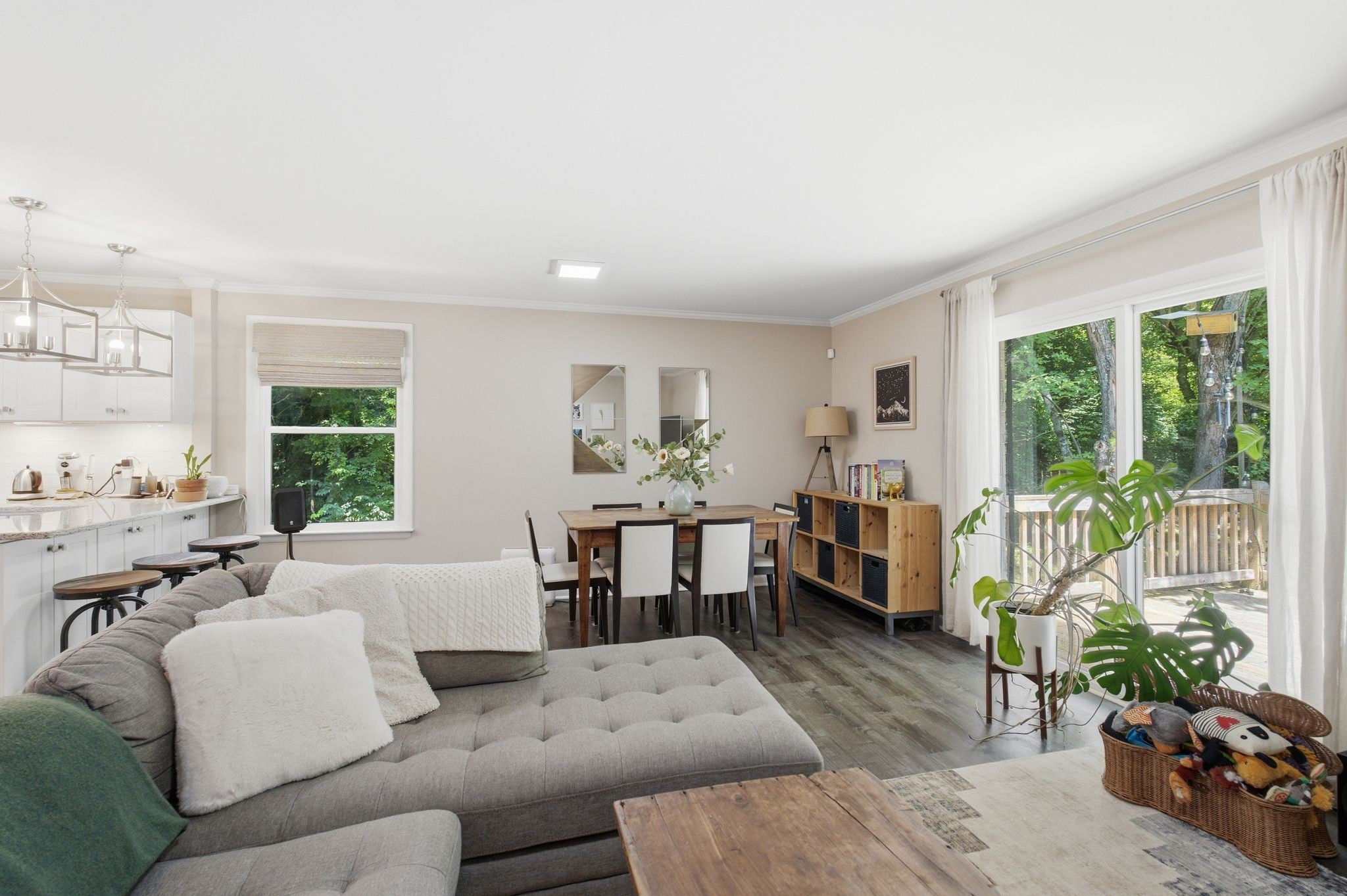 4-bed home for sale in Nashville, TN 37209, 6419 Charlotte Road Cir 6419 Charlotte Road Cir, Nashville TN 37209 4-bed home, photo 5 of 22