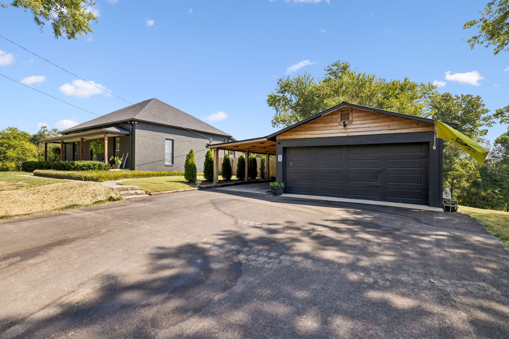 2325 Lewisburg Pike