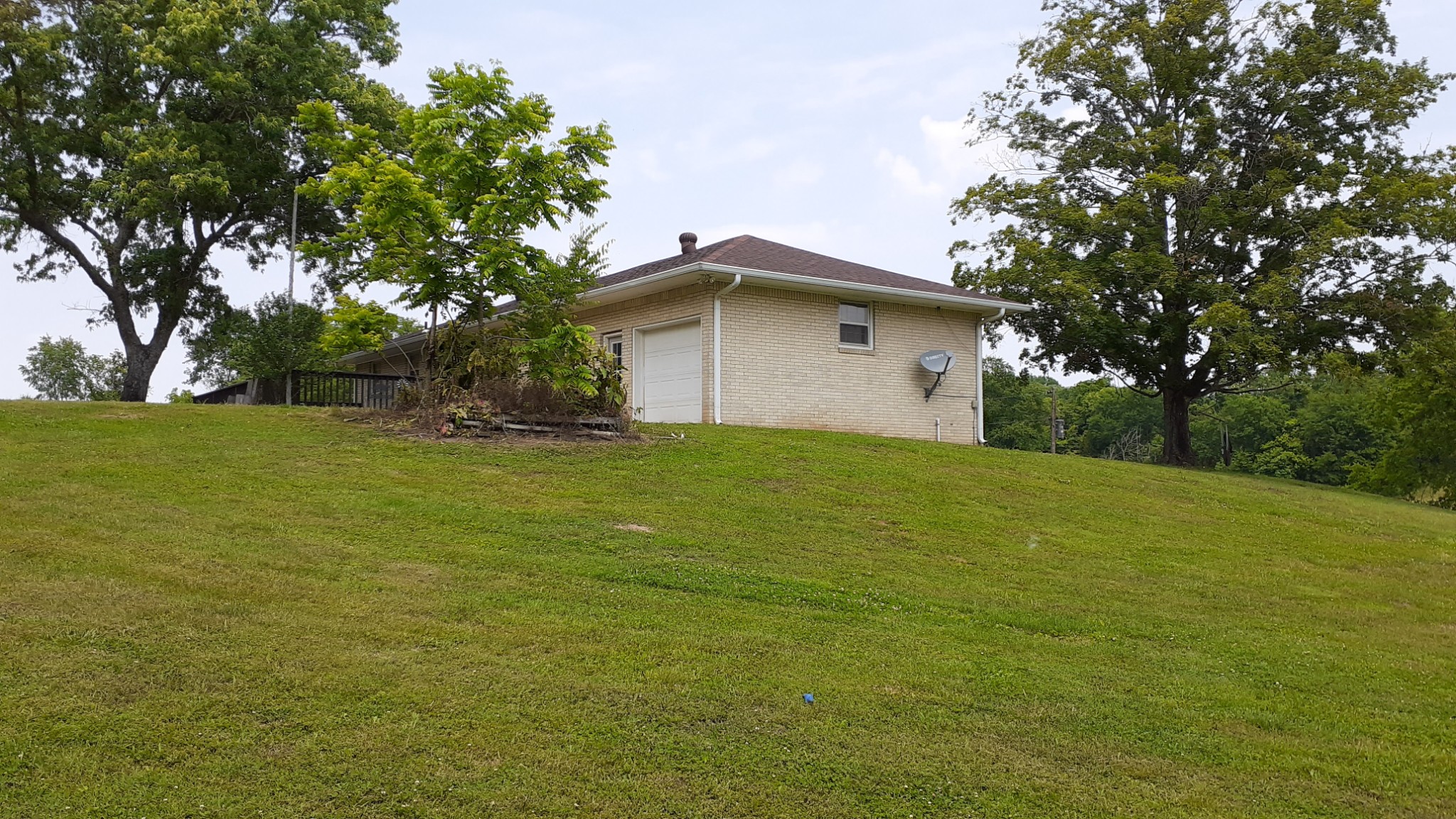 Photo 3 of 28 of 4046 Haislip Hollow Rd house