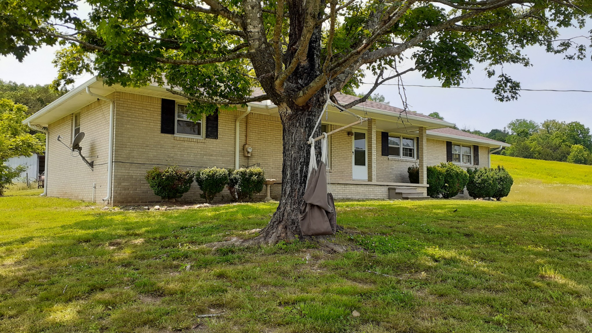 Photo 5 of 28 of 4046 Haislip Hollow Rd house