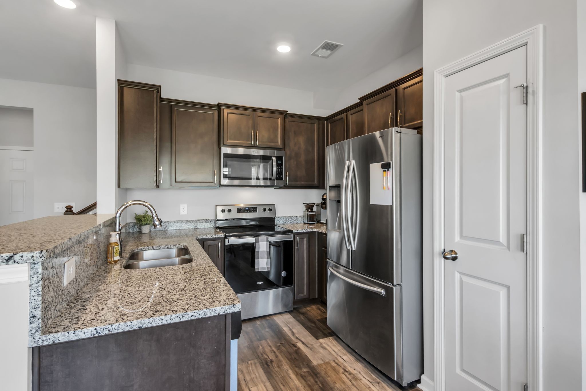 6633 Hanworth Trce