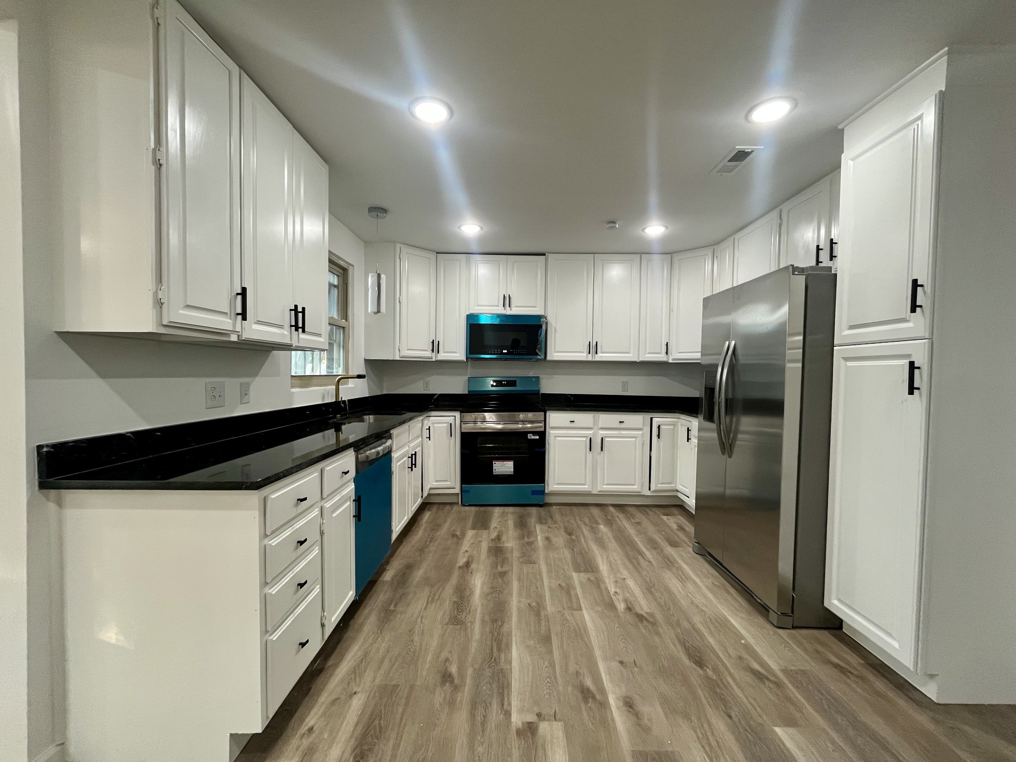 3853 Woodward Dr