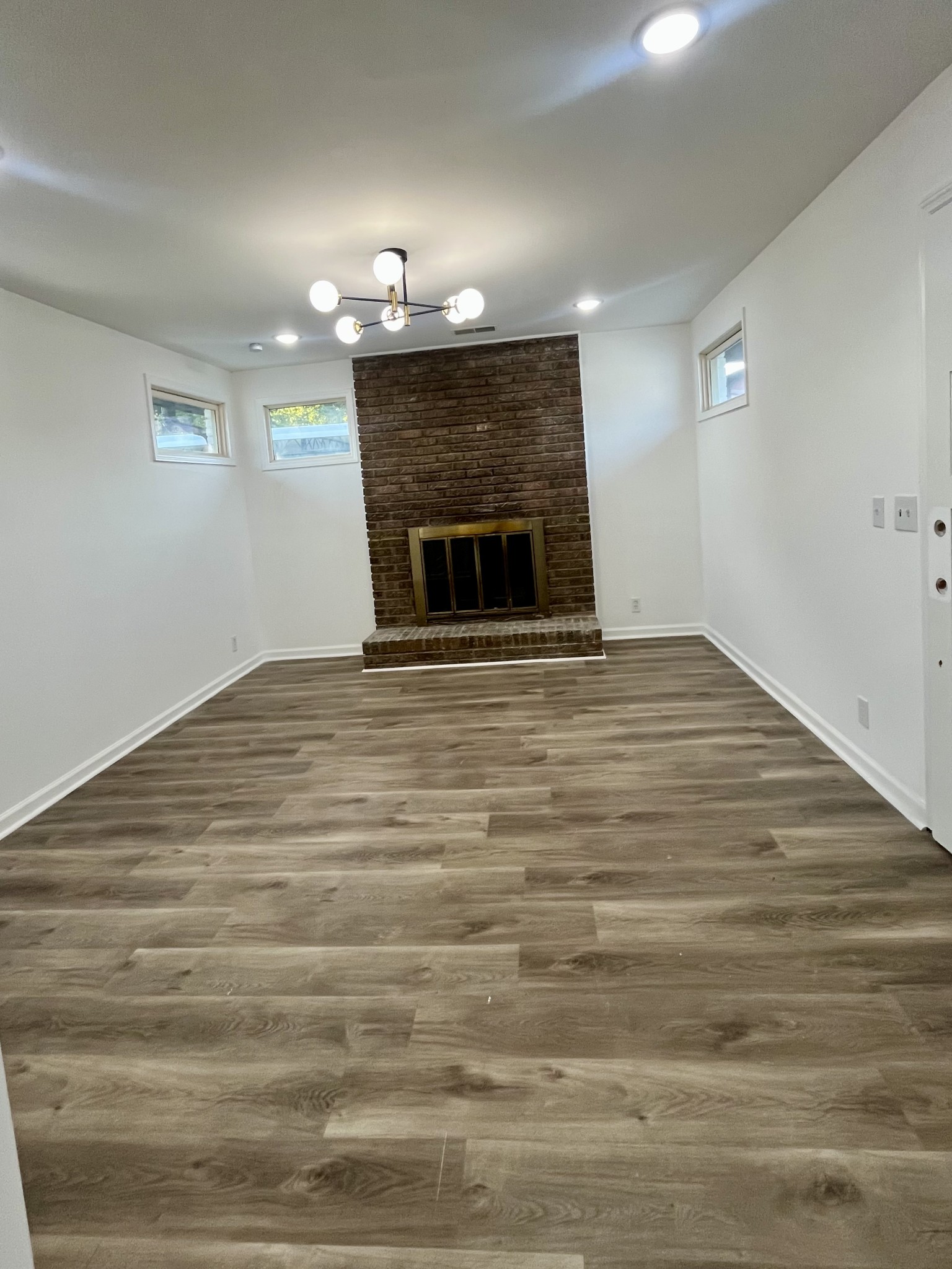 3853 Woodward Dr