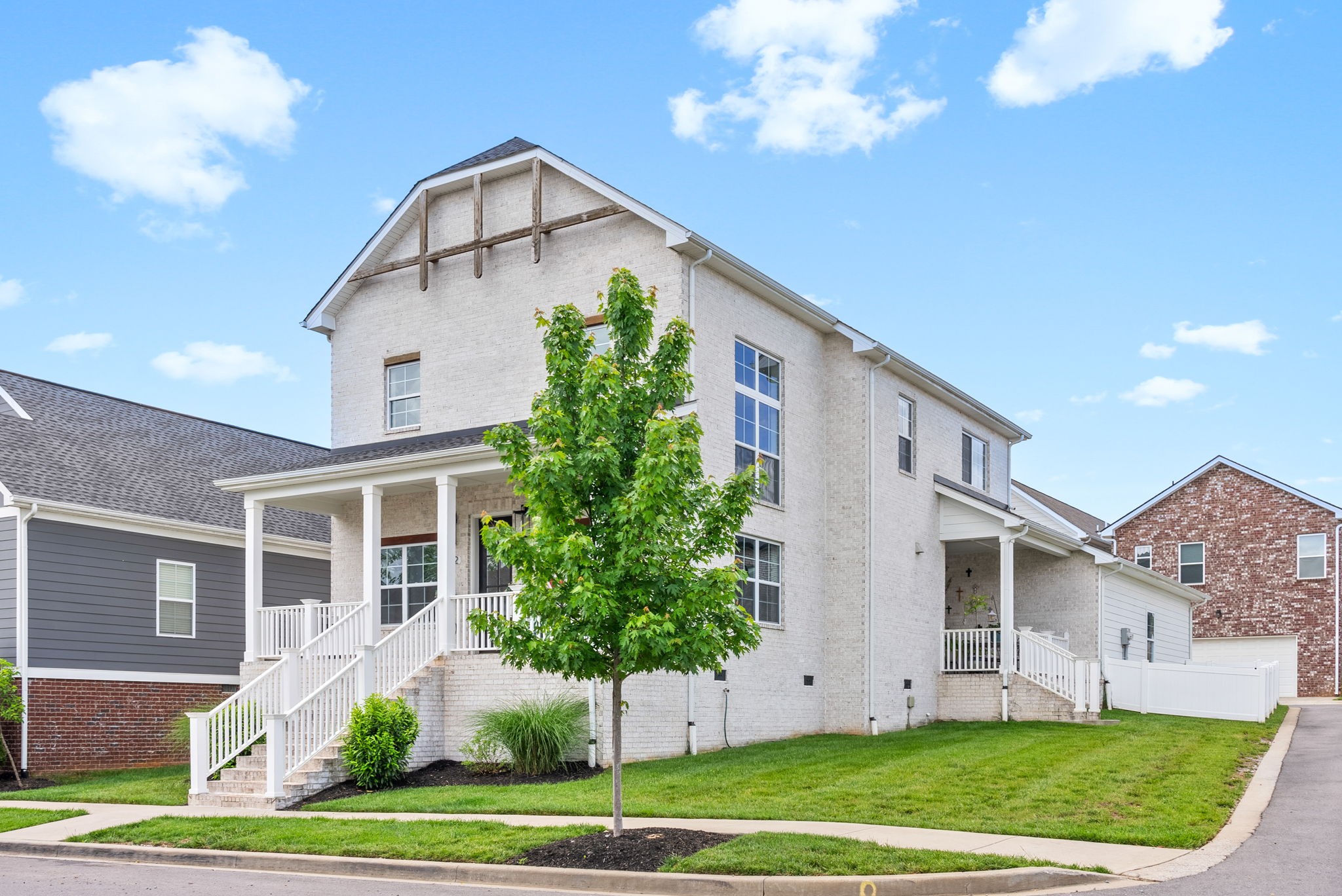 372 Augusta Ave