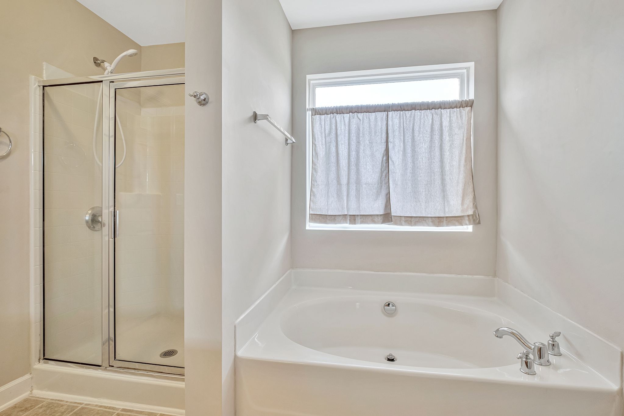 Franklin, Tennessee 37067, United States, 5 Bedrooms Bedrooms, ,3 BathroomsBathrooms,Residential,Active,173492