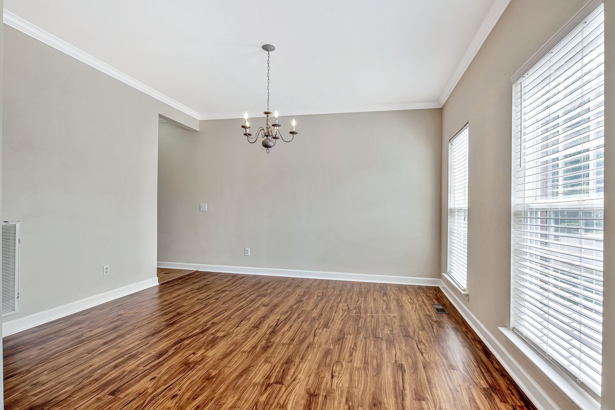 Franklin, Tennessee 37067, United States, 5 Bedrooms Bedrooms, ,3 BathroomsBathrooms,Residential,Active,173492