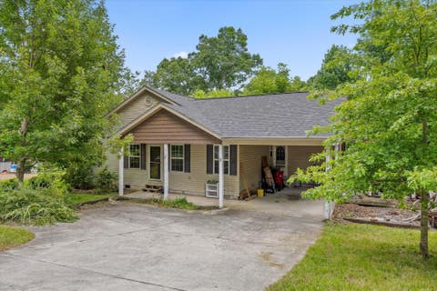 Photo of 83 Evening Side Drive, Ringgold, GA 30736 (MLS # 3255966)
