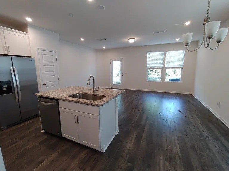 112 Brighton Ln