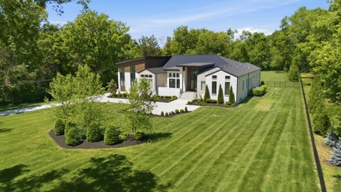 Photo of 5655 Granny White Pike, Brentwood, TN 37027 (MLS # 3220038)
