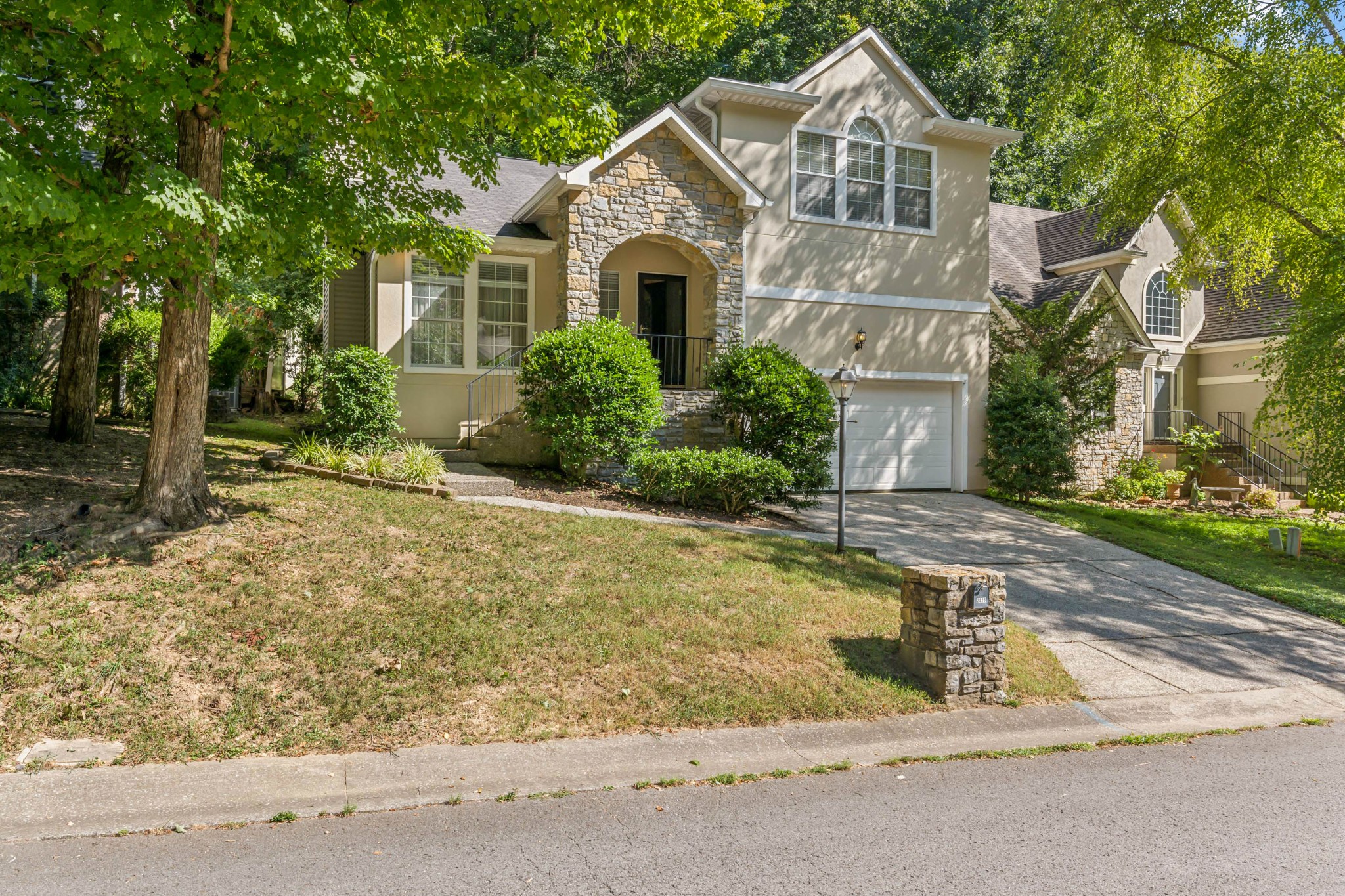 2556 Devon Valley Dr