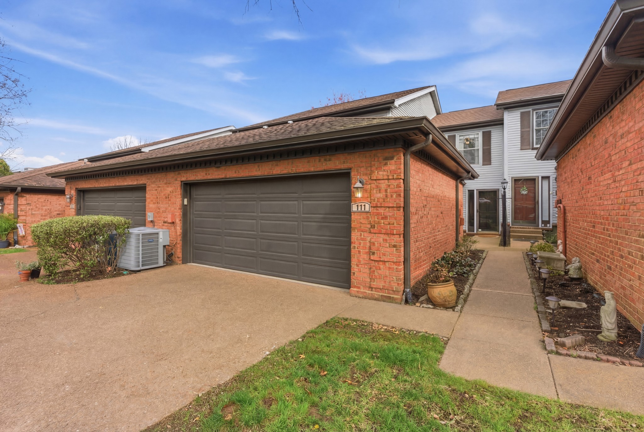 111 Hearthstone Manor Cir