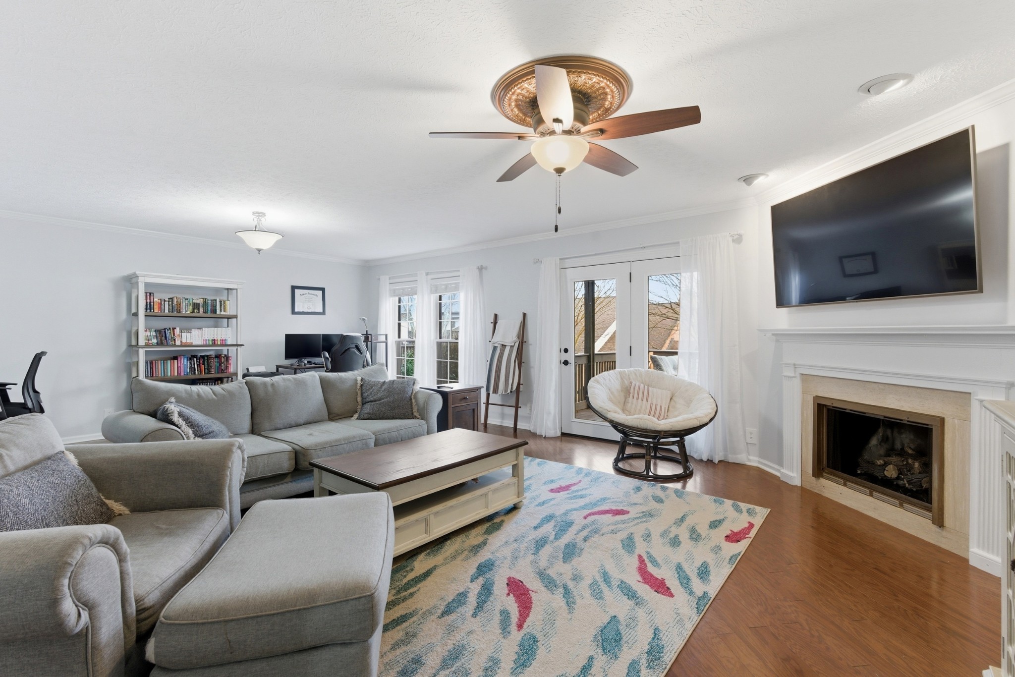 111 Hearthstone Manor Cir