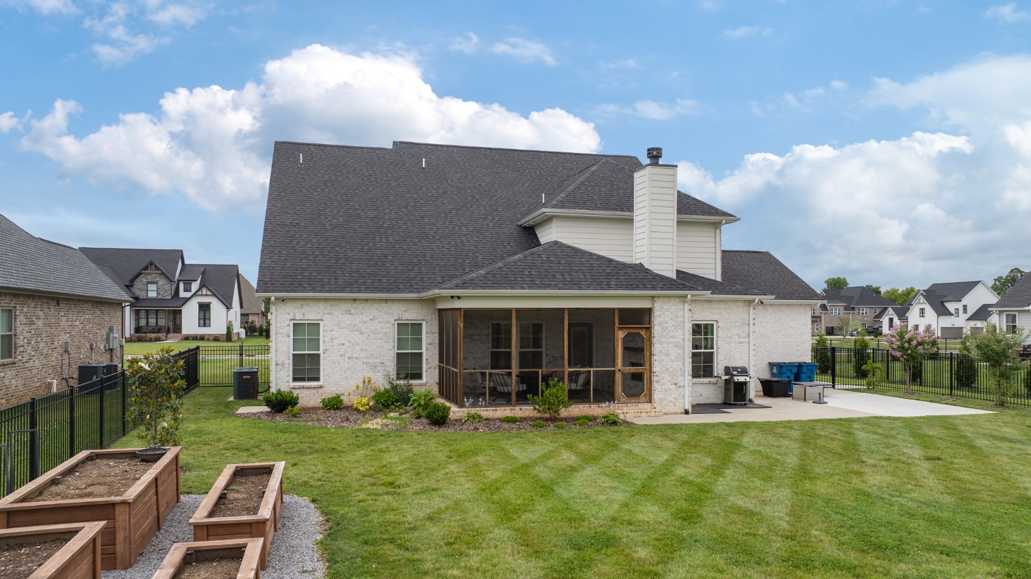 2707 Congress Dr