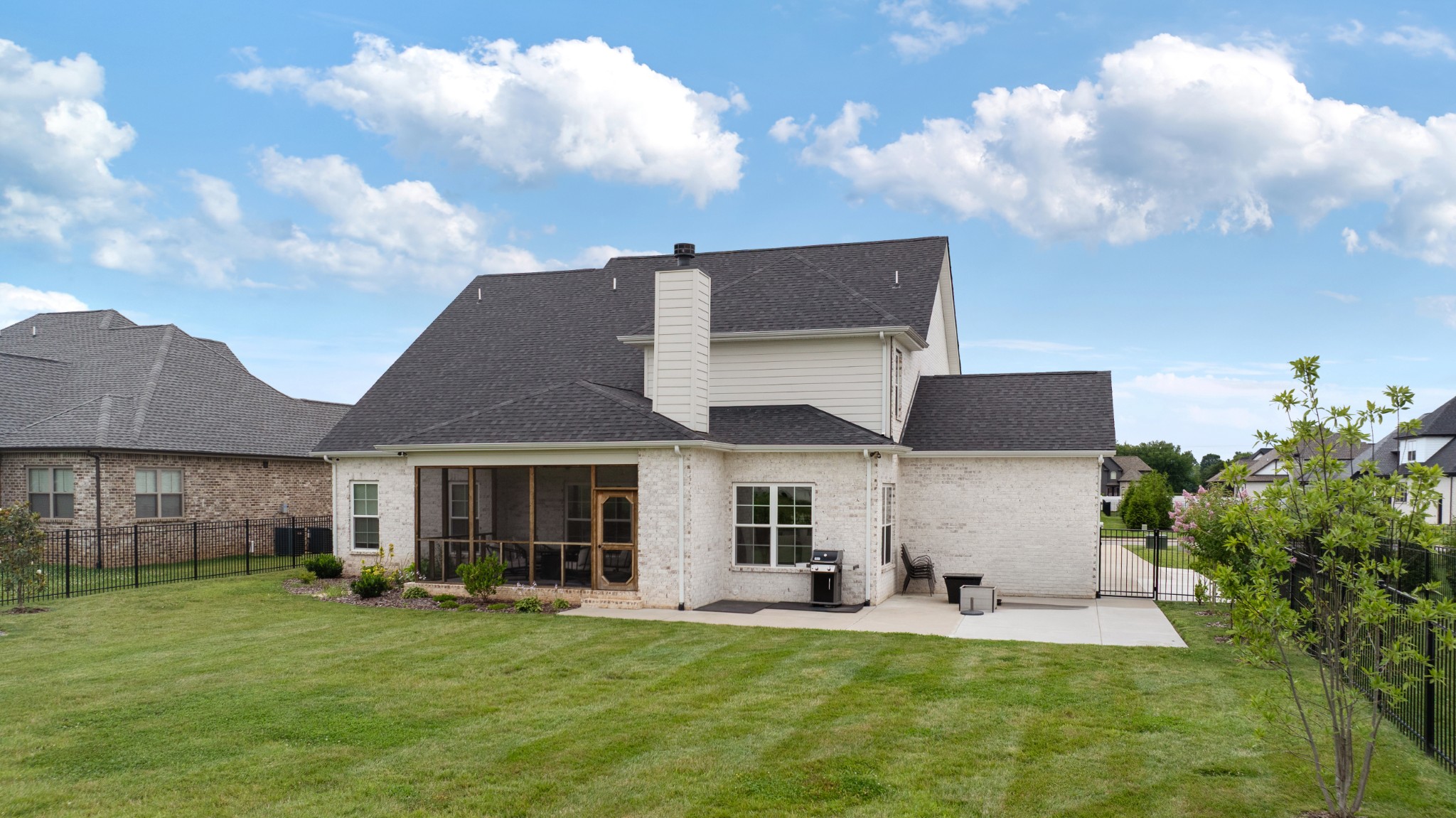 2707 Congress Dr