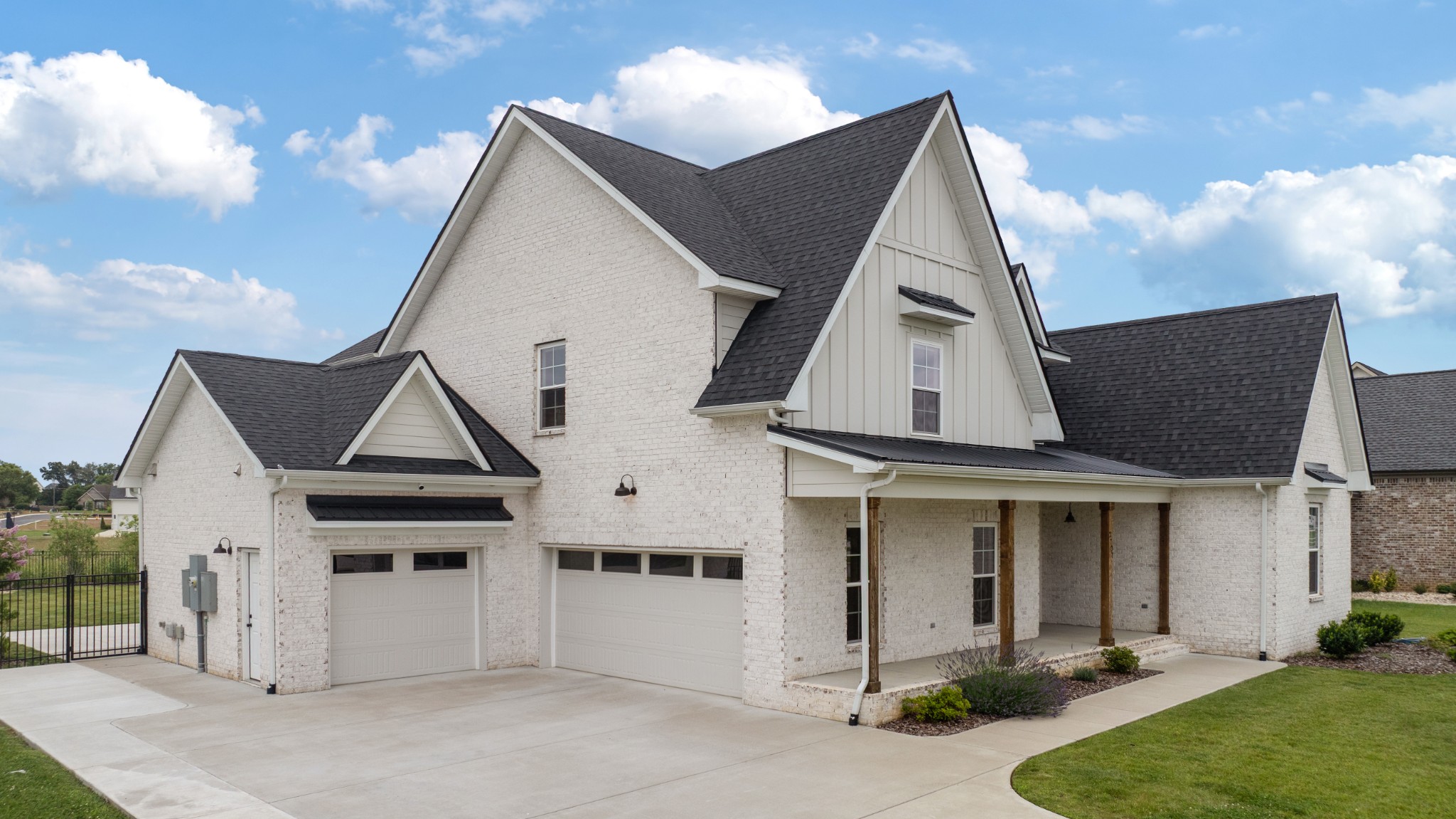 2707 Congress Dr