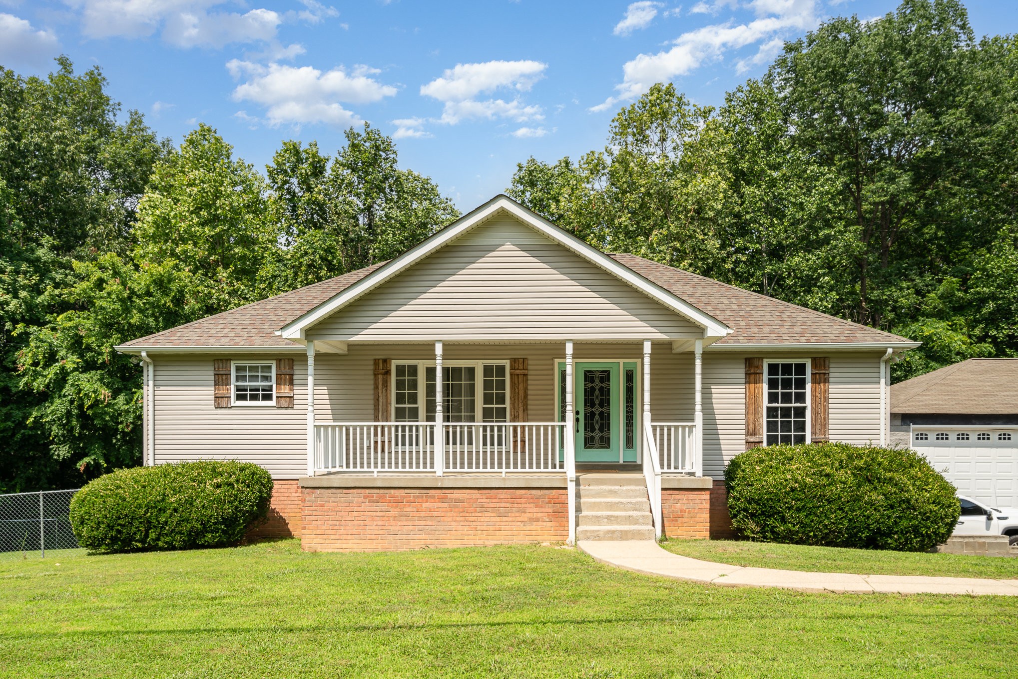1462 Peter Pond Rd