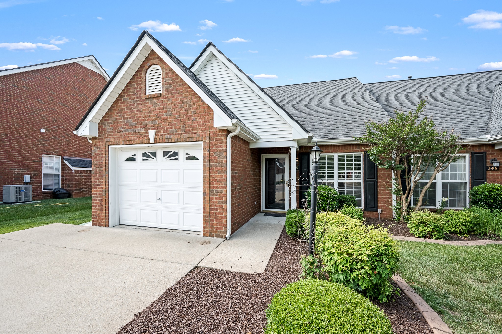 348 Golfview Ct