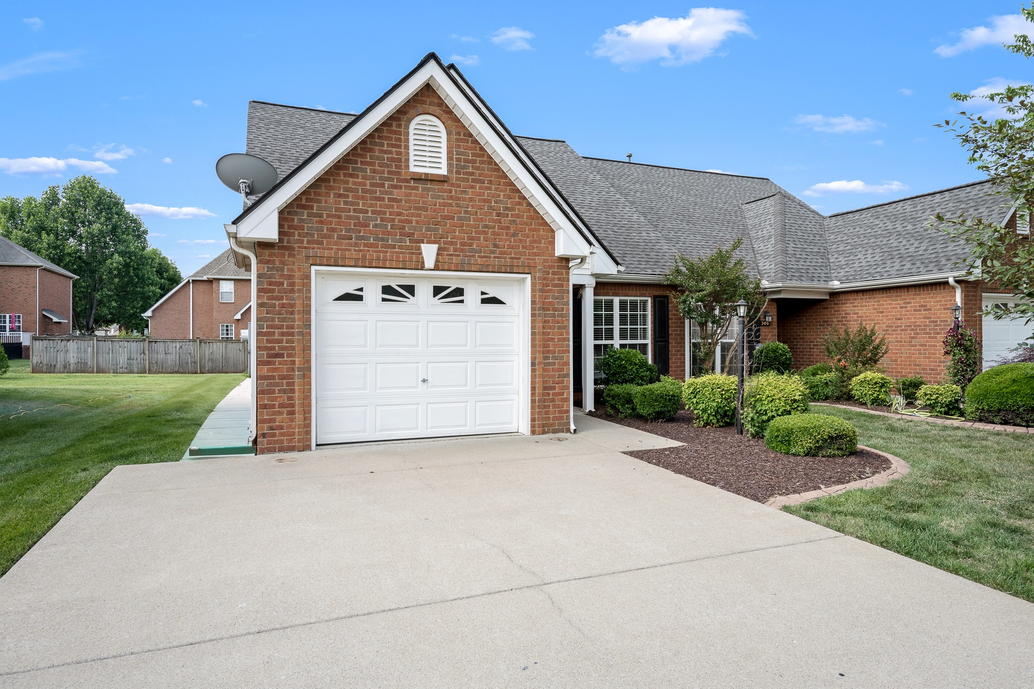 348 Golfview Ct