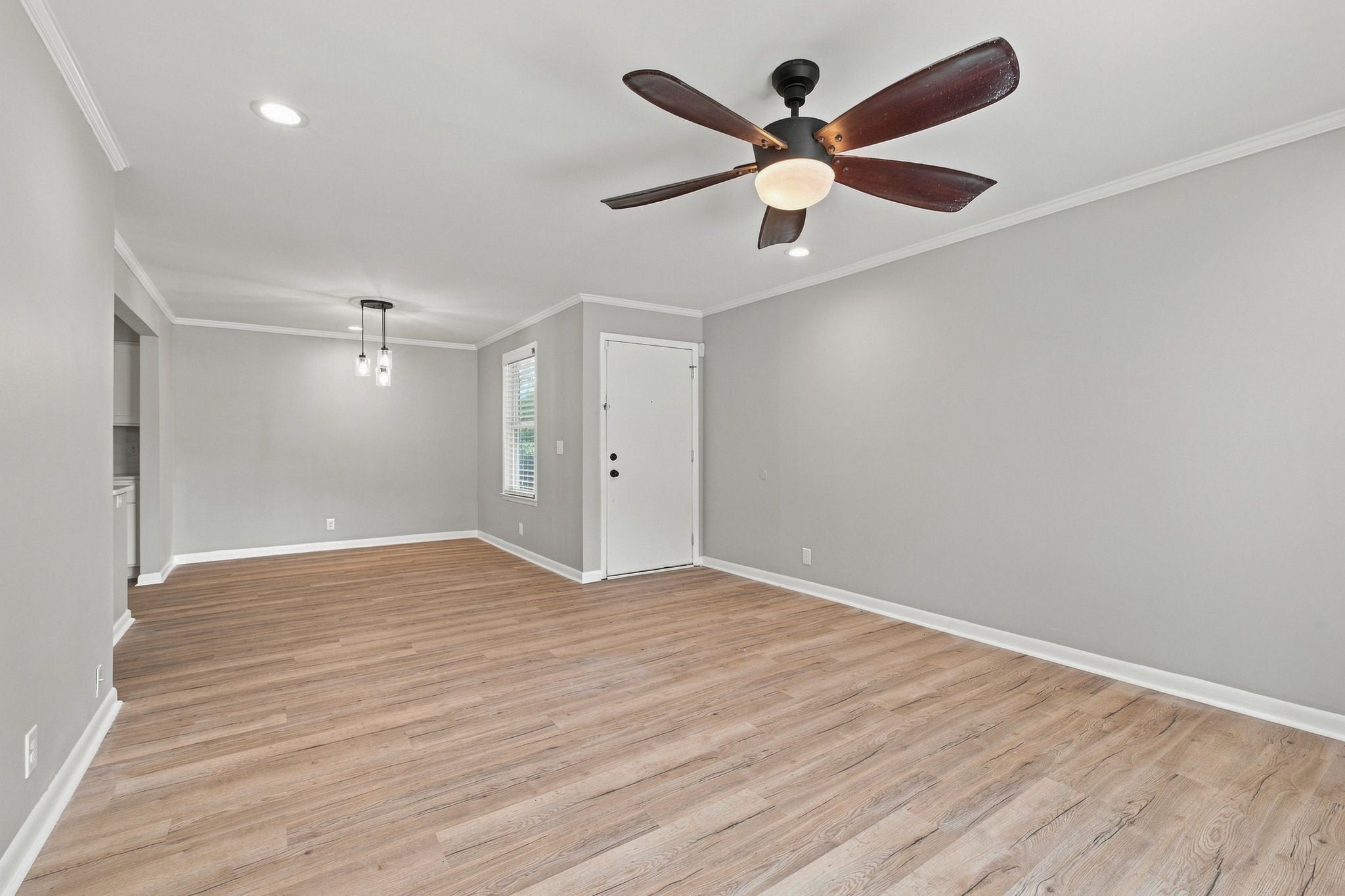 555 N DuPont Ave D93