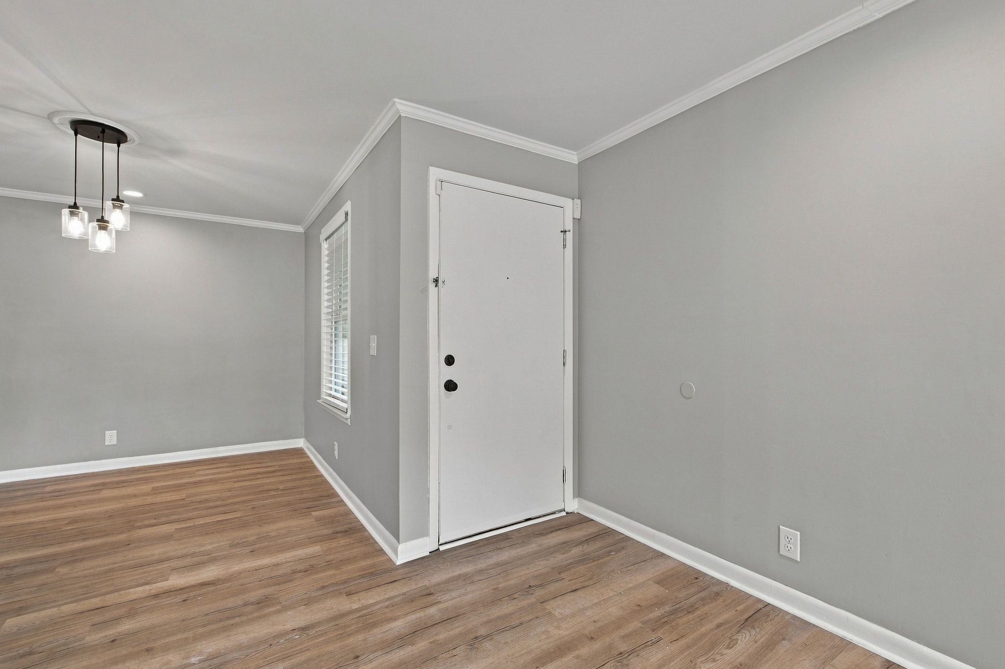 555 N DuPont Ave D93
