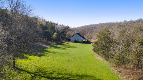 4250 Delina Rd Cornersville TN 37047