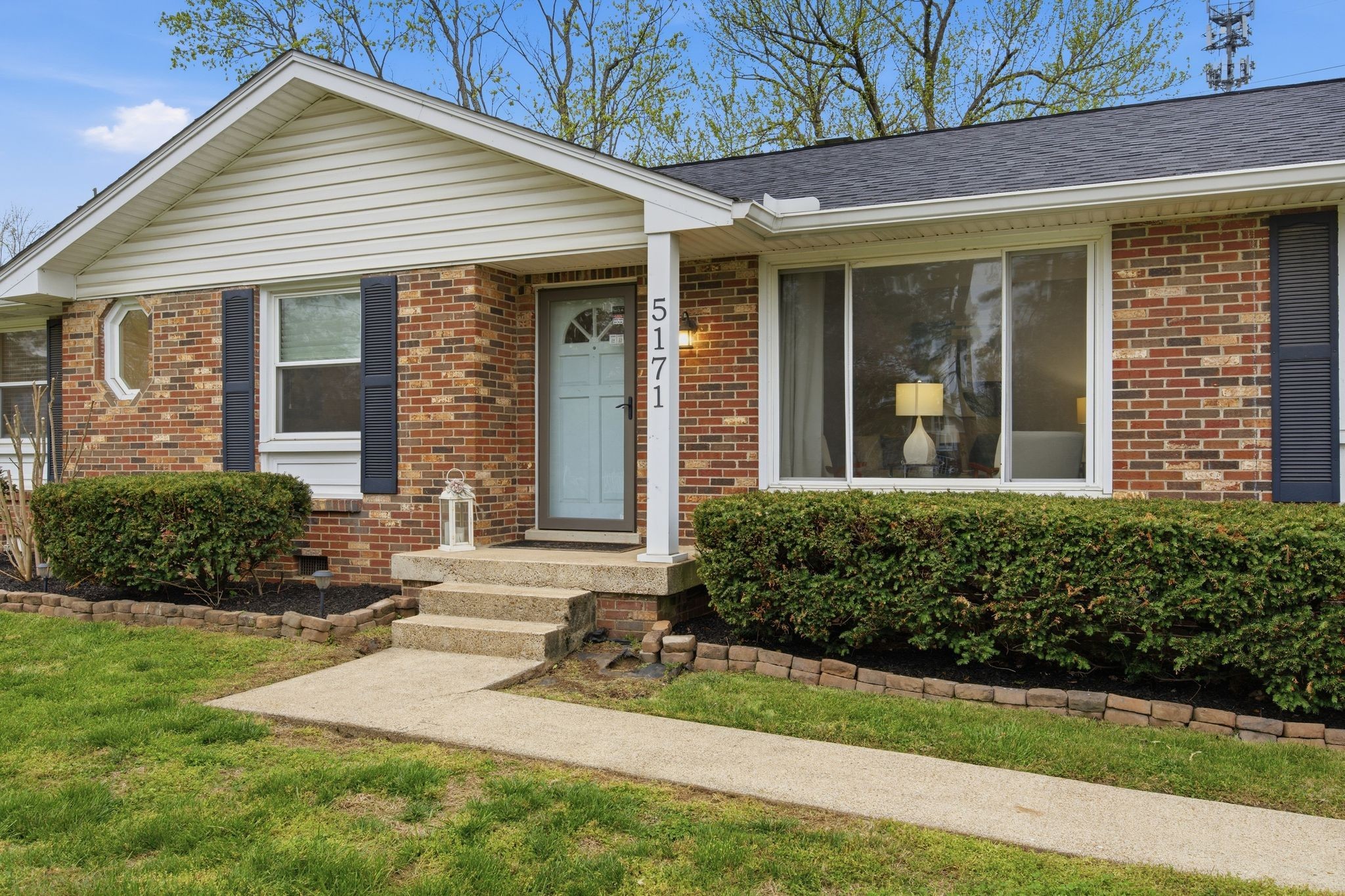 Photo 1 of 28 — 5171 Regent Dr, Nashville, TN 37220