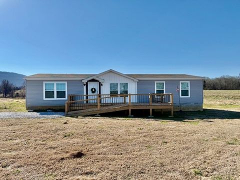 621 Laxson Rd Pelham TN 37366