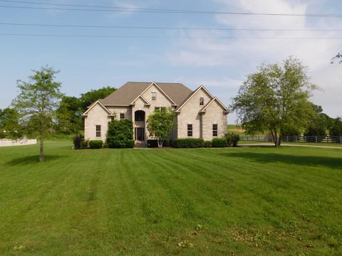 423 Carters Creek Pike Columbia TN 38401