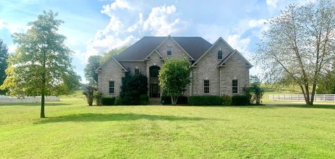 423 Carters Creek Pike Columbia TN 38401