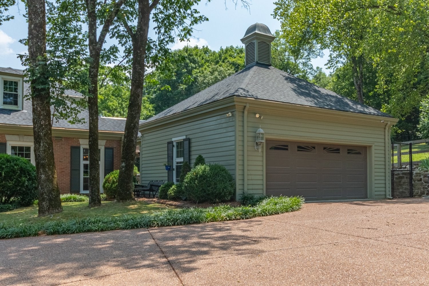 750 Lakehill Cir
