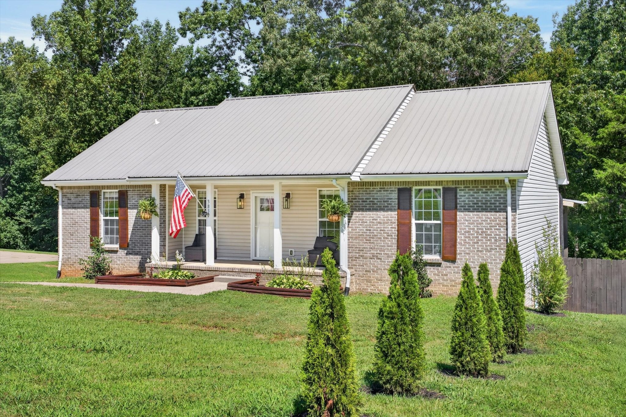 385 Belmont Rd