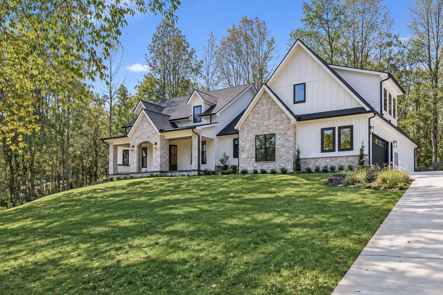 7410 Sleepy Hollow Ln