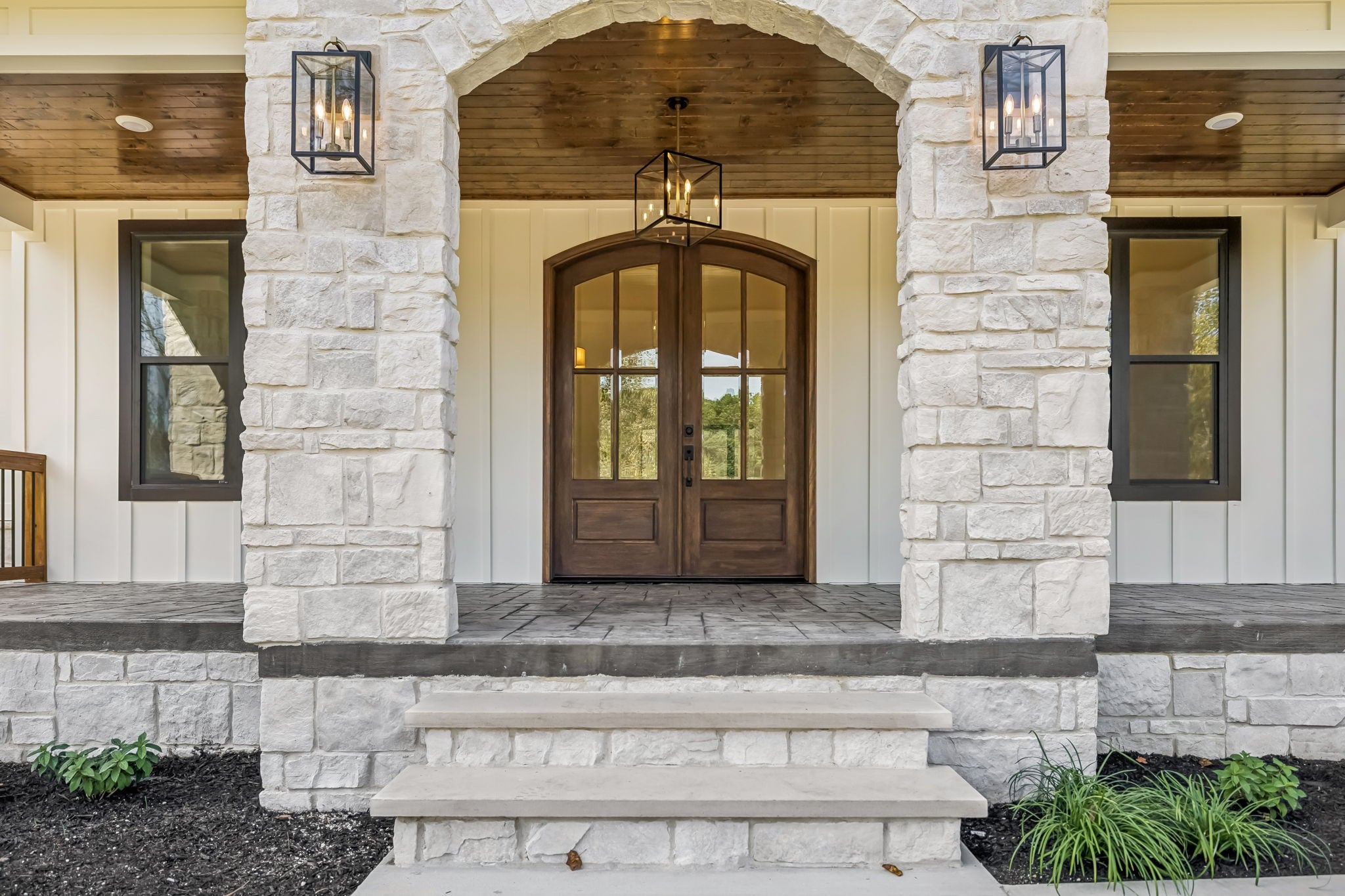 7410 Sleepy Hollow Ln