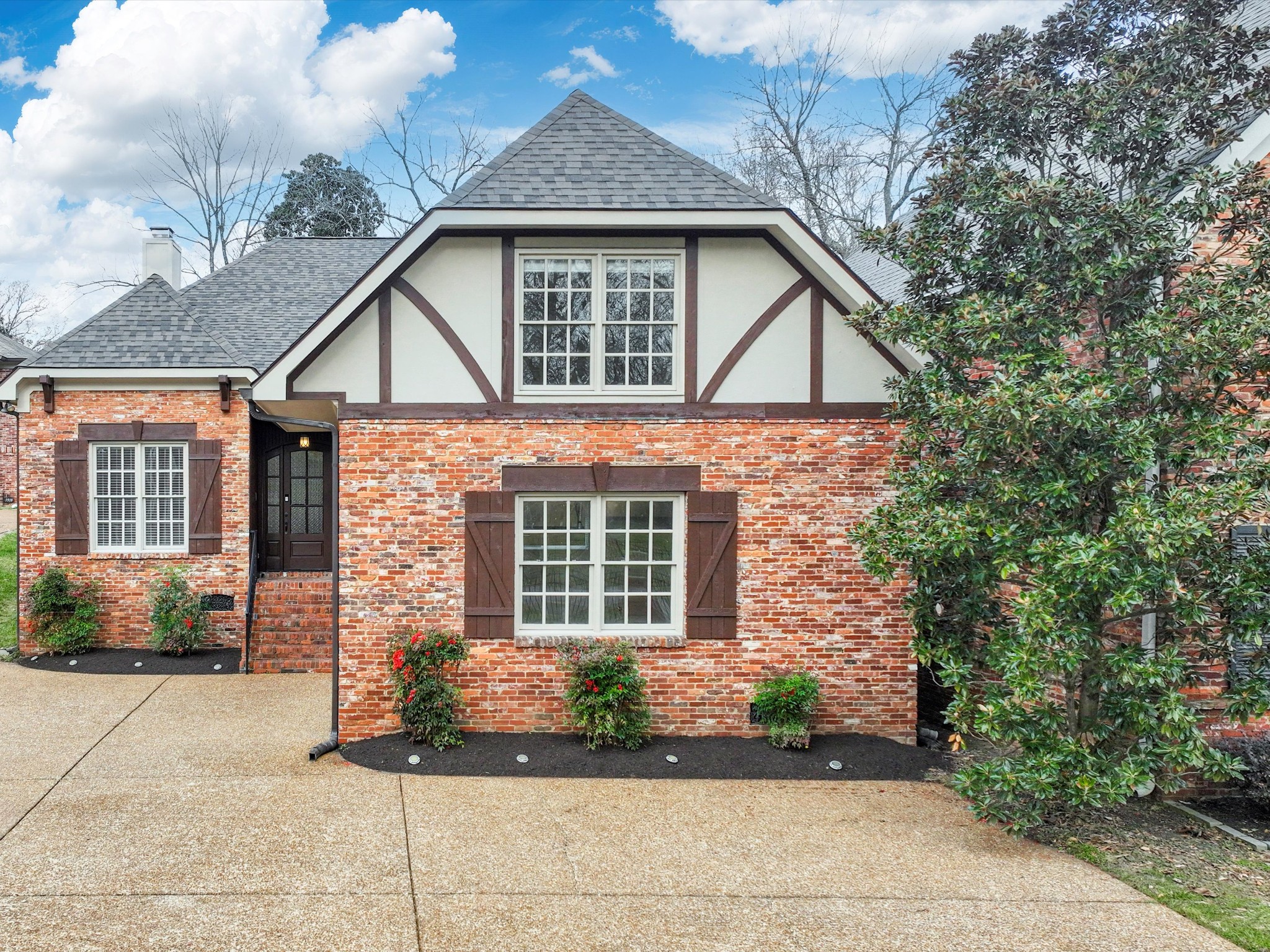 5906 Old Harding Pike