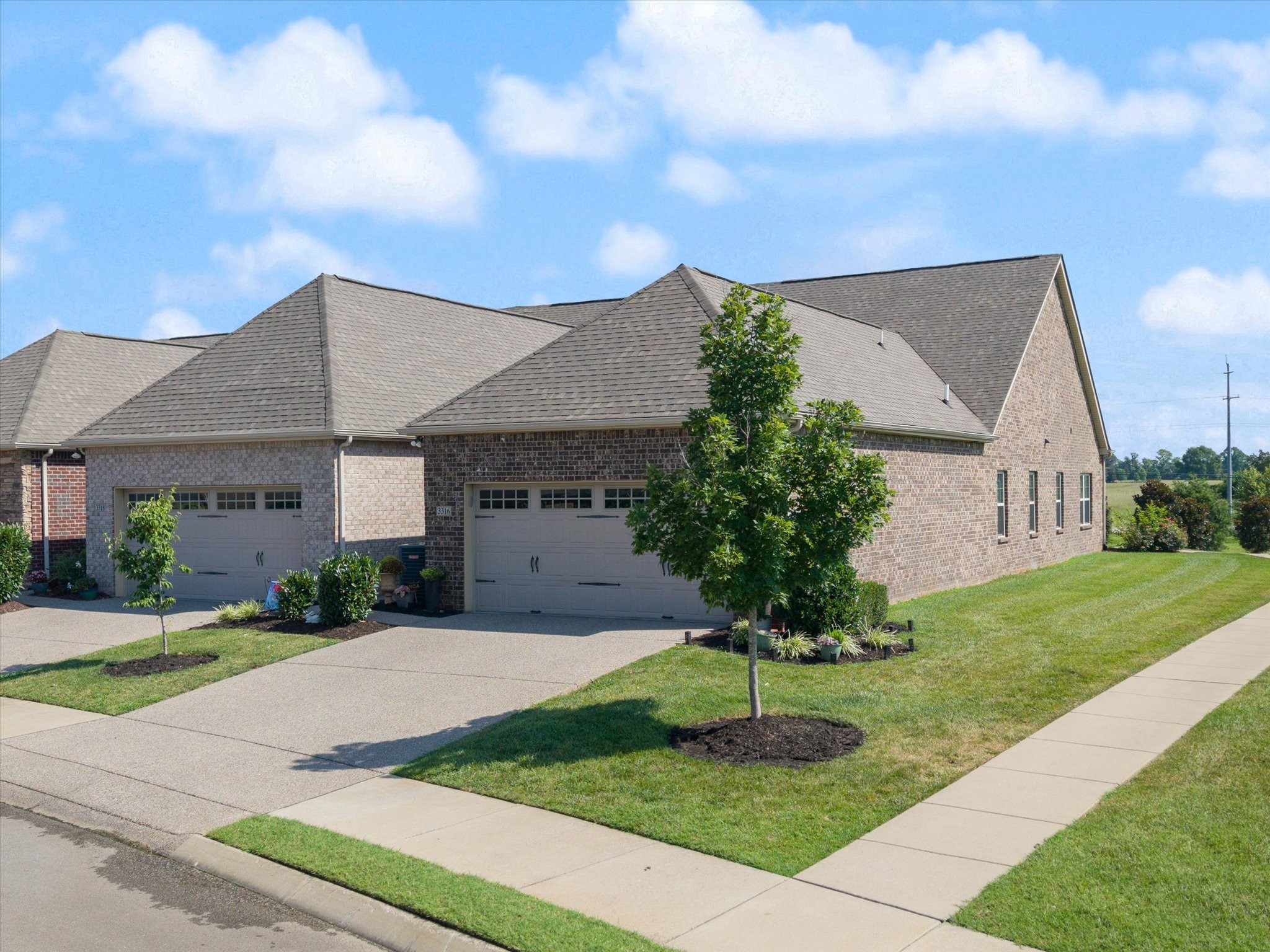 3316 Livermore Ln
