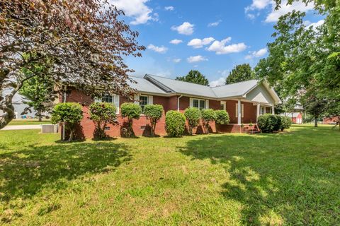 Photo of 184 Buncombe Rd, Belvidere, TN 37306 (MLS # 3038767)
