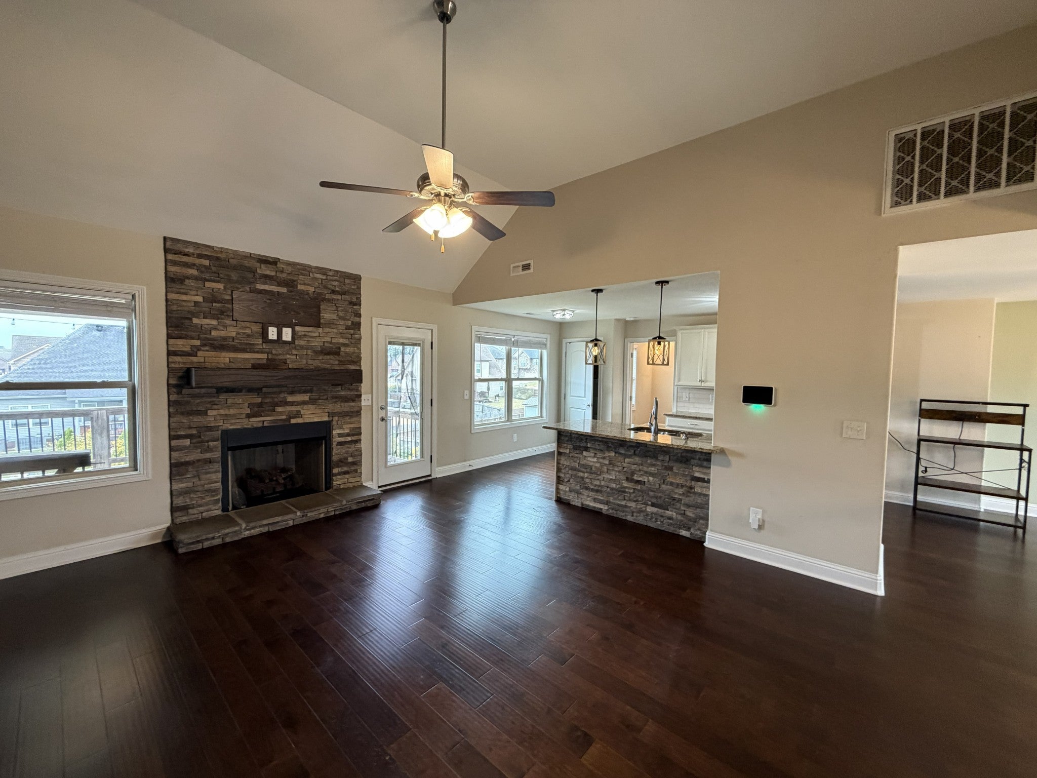 1004 Shirley Dr