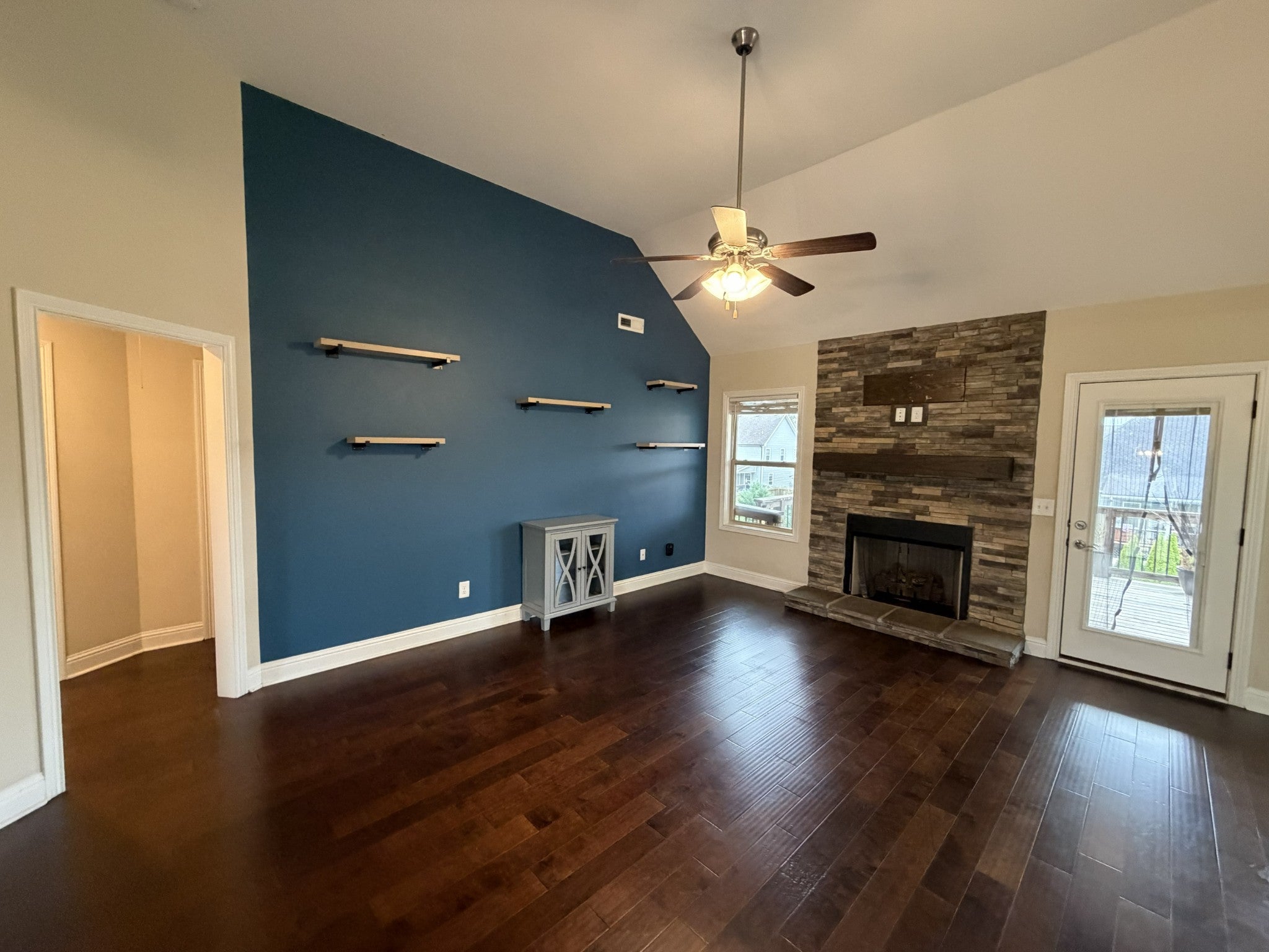 1004 Shirley Dr