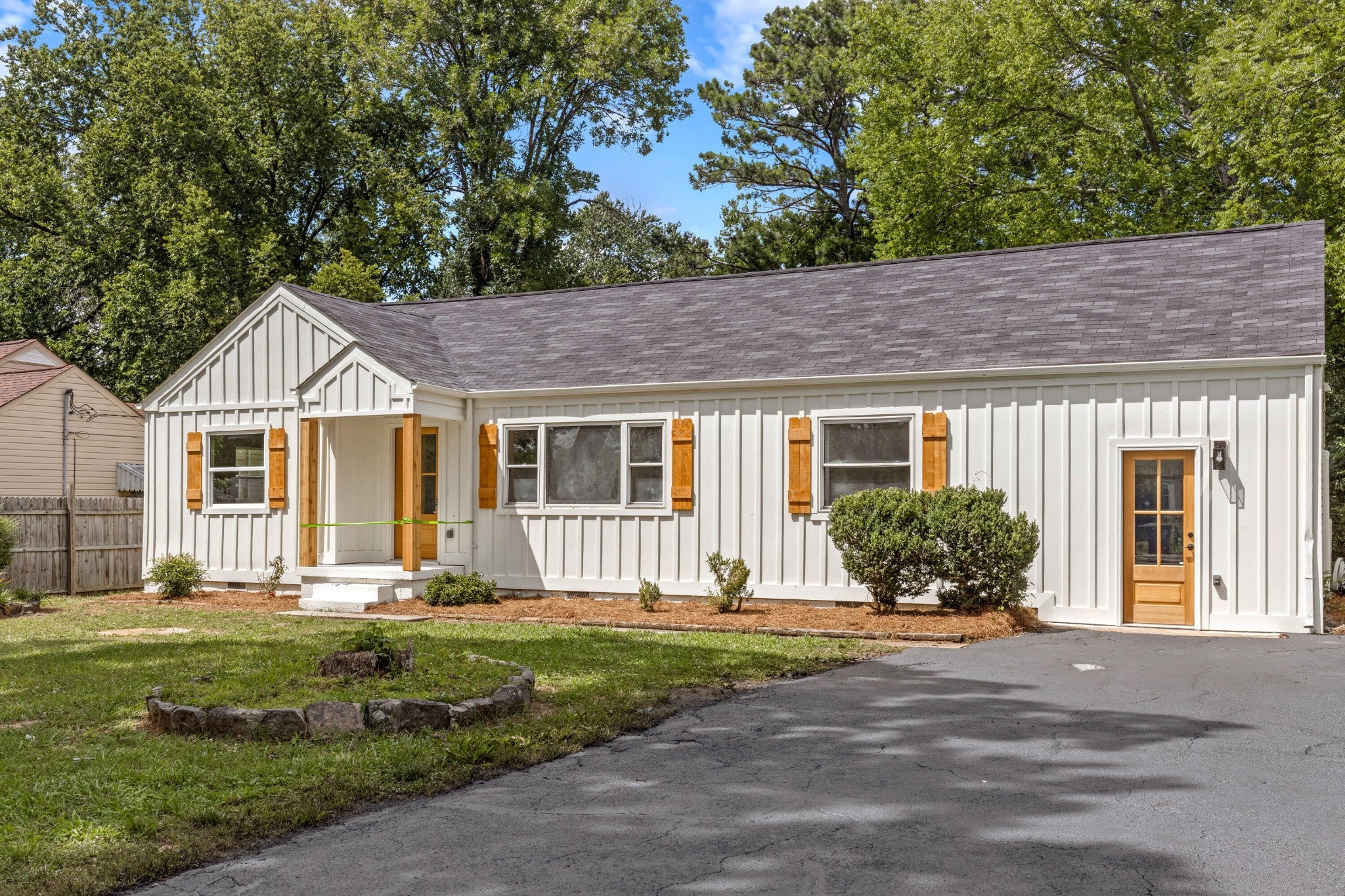 5325 Meadowbrook Lane