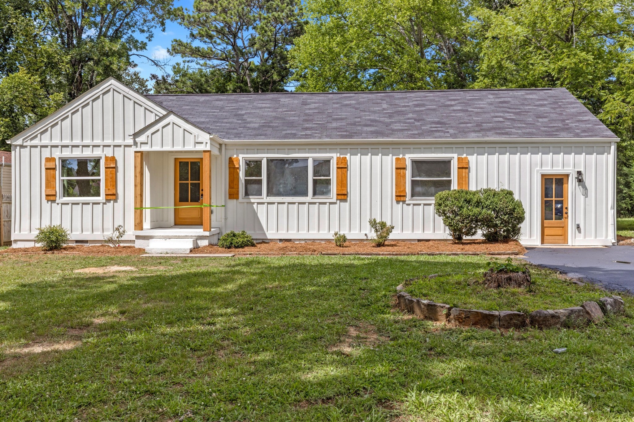 5325 Meadowbrook Lane